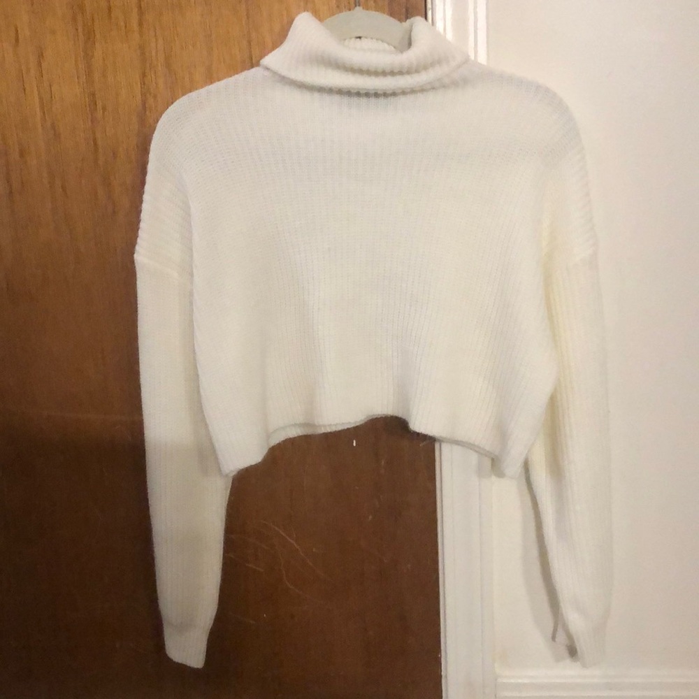 Shein size small women’s white cropped turtleneck sweater.